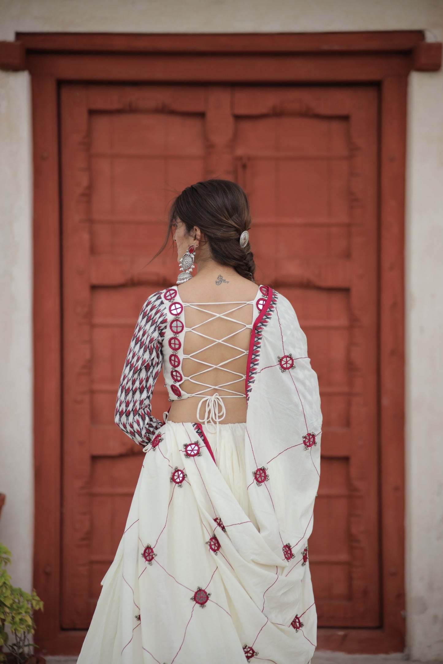 White Ikat Navratri Chaniya Choli with Statement Mirror Dupatta | Glam Girl Raas 2025