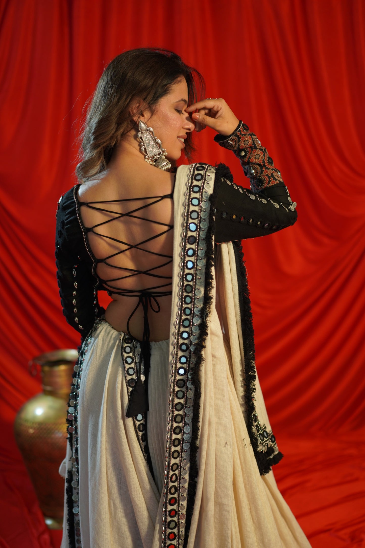 Black & Ivory Jute Navratri Chaniya Choli Set with Boho Mirror Dupatta – GlamGirl Raas2025 Exclusive